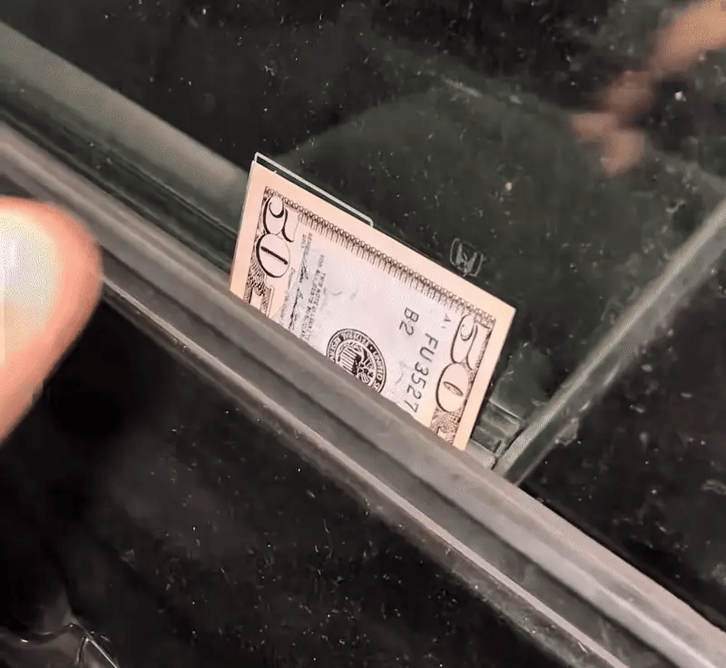 Spot Cash Foul (USD) - 150 Cards - GAMEDEI